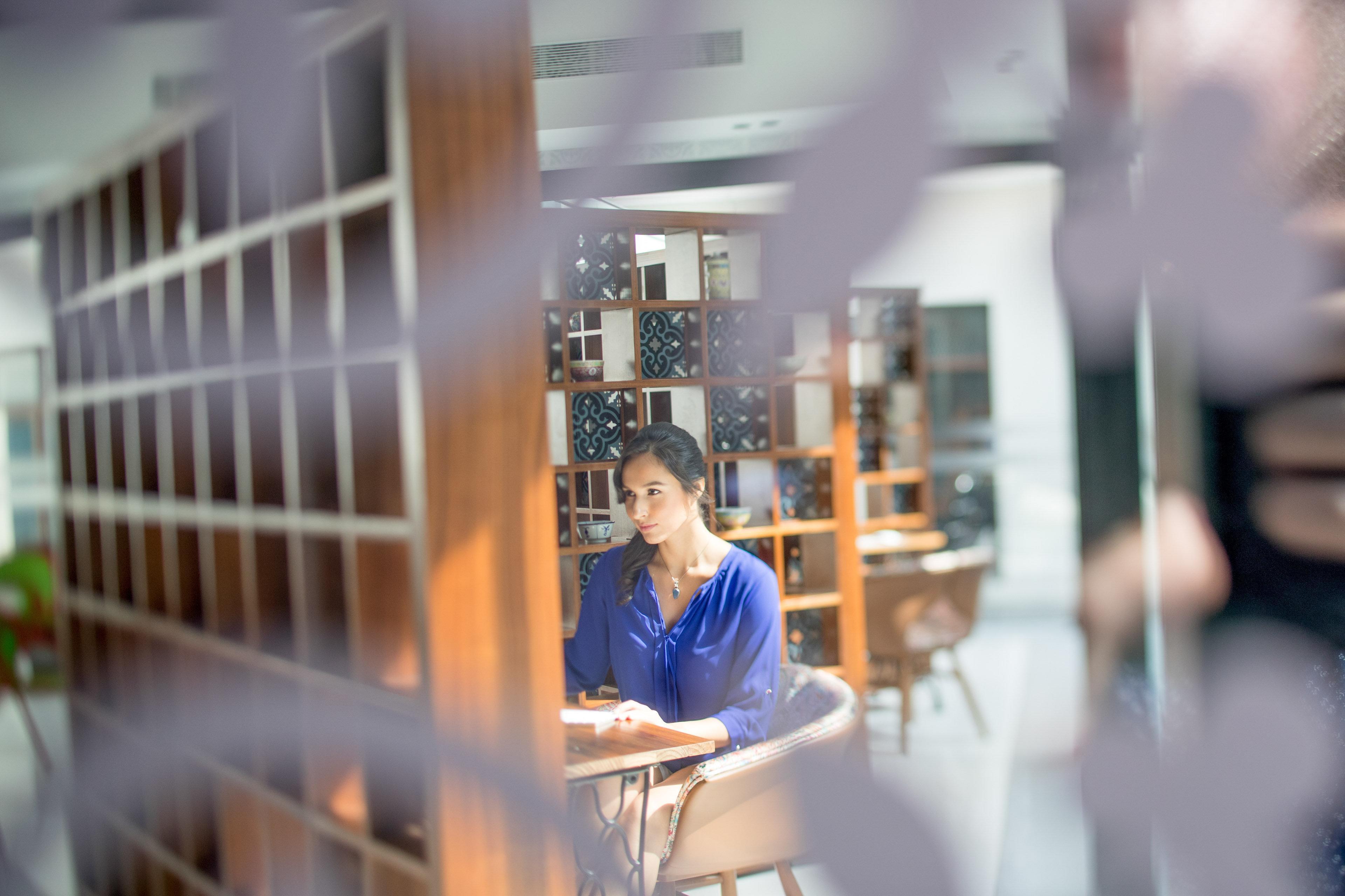 Hotel Indigo Singapore Katong By Ihg Buitenkant foto A student studying at the library