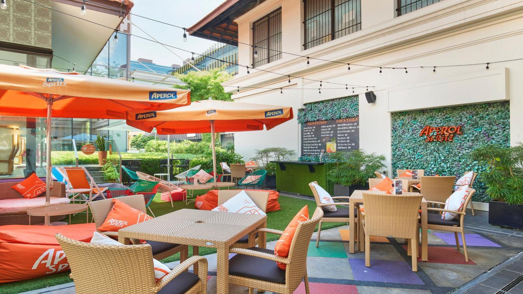 Hotel Indigo Singapore Katong By Ihg Buitenkant foto The Terrace at the Hotel