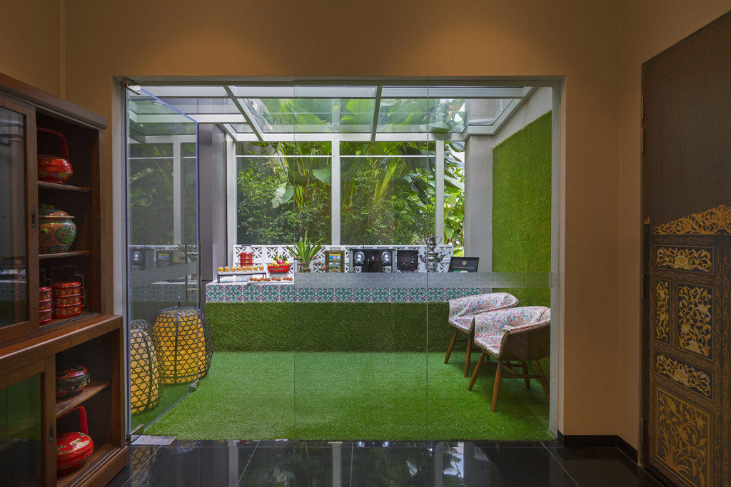 Hotel Indigo Singapore Katong By Ihg Buitenkant foto A view of the interior of the restaurant